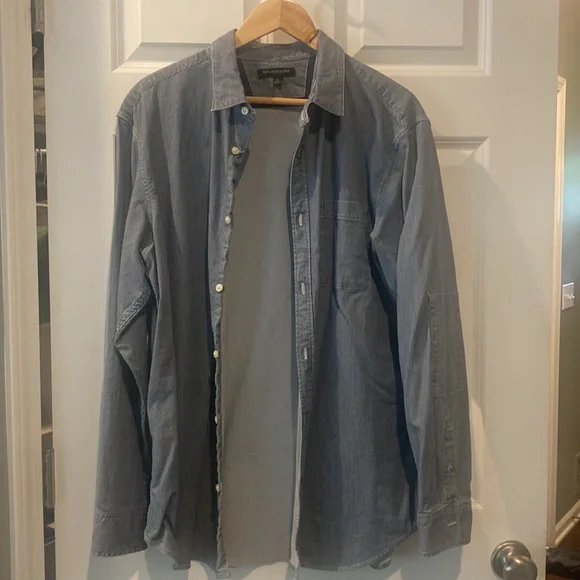 Banana Republic Men’s long sleeve button up, XL navy denim Durable fabric like N - Picture 6 of 16
